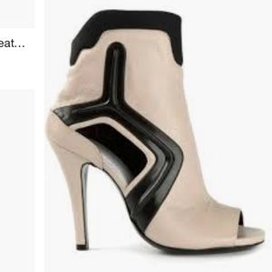 Maison Martin Margiela nude peep toe booties